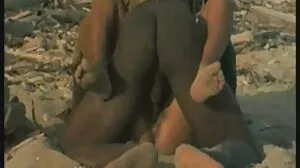மூன்று பேரில் உண்மையான ட்ரிப்பிங் டீன் லெஸ்பியன்கள்