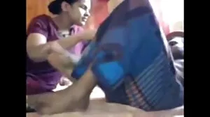 தொண்டைக் குள்ளமான தொண்டை சுருங்குகிறது