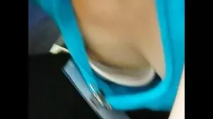 பேப் போலி டாக்சியில் கழுதை பிடிபடுகிறாள்