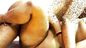 கவர்ச்சியான மற்றும் அழகான அமெச்சூர் பணத்திற்காக பொது கழிப்பறையில் புணர்ந்தார்