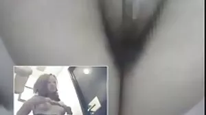 MILF Becky Brielle வாகனம் ஓட்டும் பயிற்சிக்குப் பிறகு டிக் எப்படி உறிஞ்சுவது என்பதைக் கற்றுக்கொண்டார்