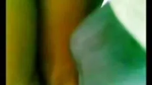 காரமான டீன் பின்னால் இருந்து புணர்ந்தார்