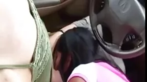 செக் ஸ்லட் லானா புஸ்ஸி பொது இடத்தில் குத்தியது