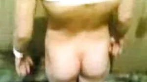 சஃபிக் அழகு பெண்மையை மார்பளவு கூகர் தேய்த்து நக்கினார்