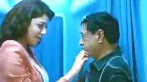 நடாலிக்கு ஆண் தேவையில்லை, அவளது ஜூசி புஸ்ஸியில் அவளுக்கு பிடித்த பொம்மை