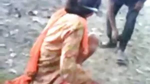 பீட்டர் லீனாவின் இறுக்கமான ட்வாட்டில் மெல்ல ஸ்பூன் போட்டான்