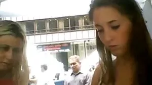 CrushGirls - பீட்டா ஜென்சன் தன் காதலியுடன் பொம்மையுடன் விளையாடுகிறார்