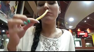லத்தீன் இயற்கை மார்பகங்கள்